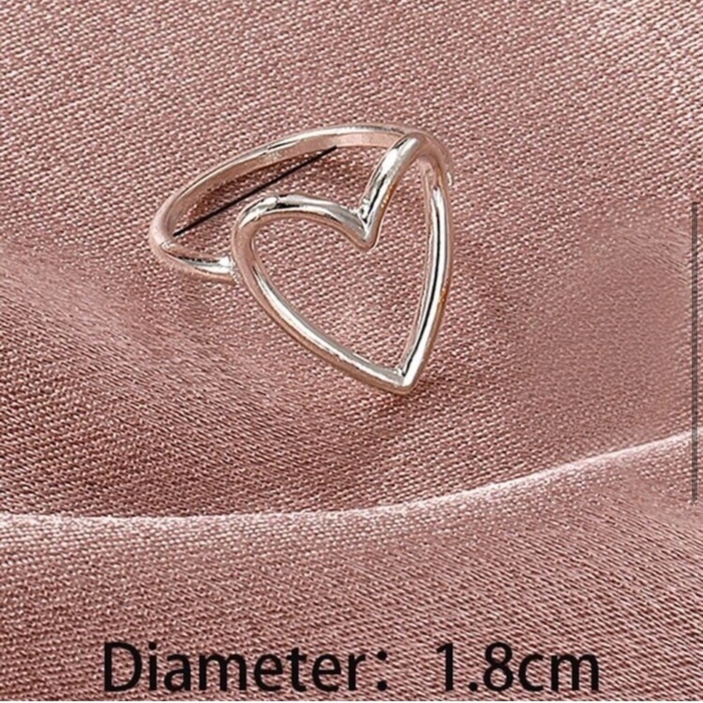 LAST ONE: Silver hollow heart ring - Picture 3 of 4